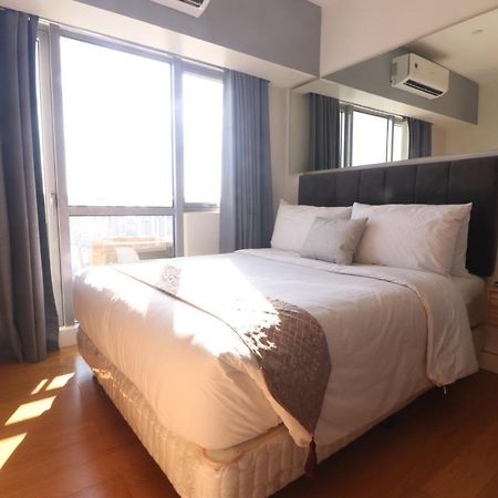 Oasis Regency @ Acqua Livingstone Near Rockwell Apartment Mandaluyong Екстериор снимка